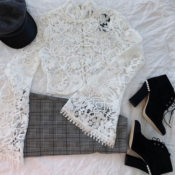 Fashion Nova Tops - Fashion Nova • 𝓛𝓪𝓬𝓮 𝓑𝓮𝓵𝓵 𝓢𝓵𝓮𝓮𝓿𝓮𝓼